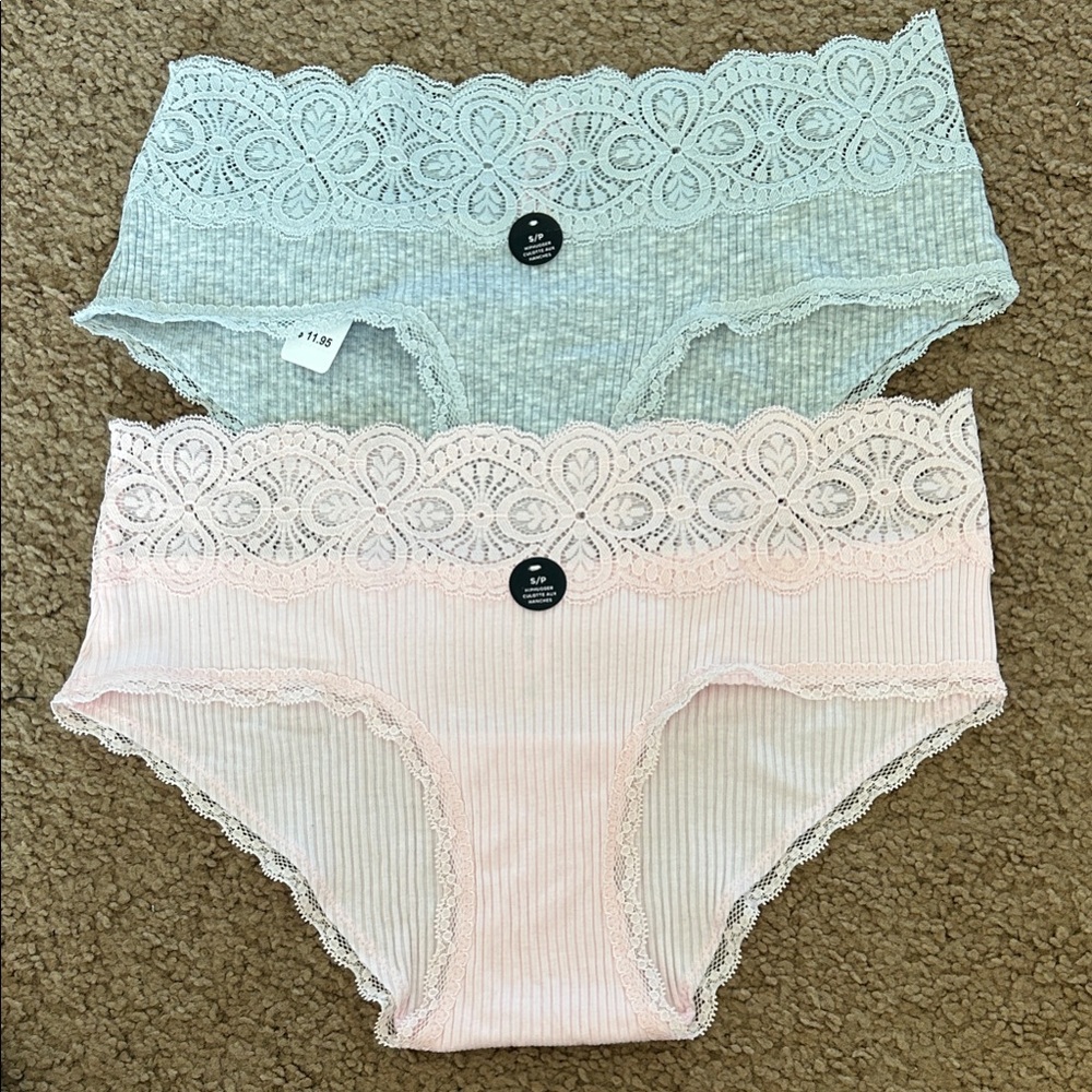 La Vie En Rose Lace Trimmed Panties in Soft Pink and Light Gray